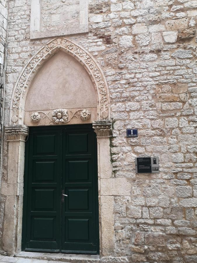 Orange * Sibenik